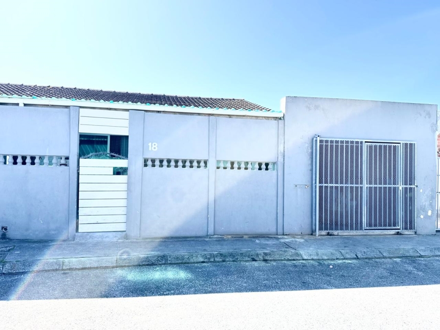  Bedroom Property for Sale in Lentegeur Western Cape